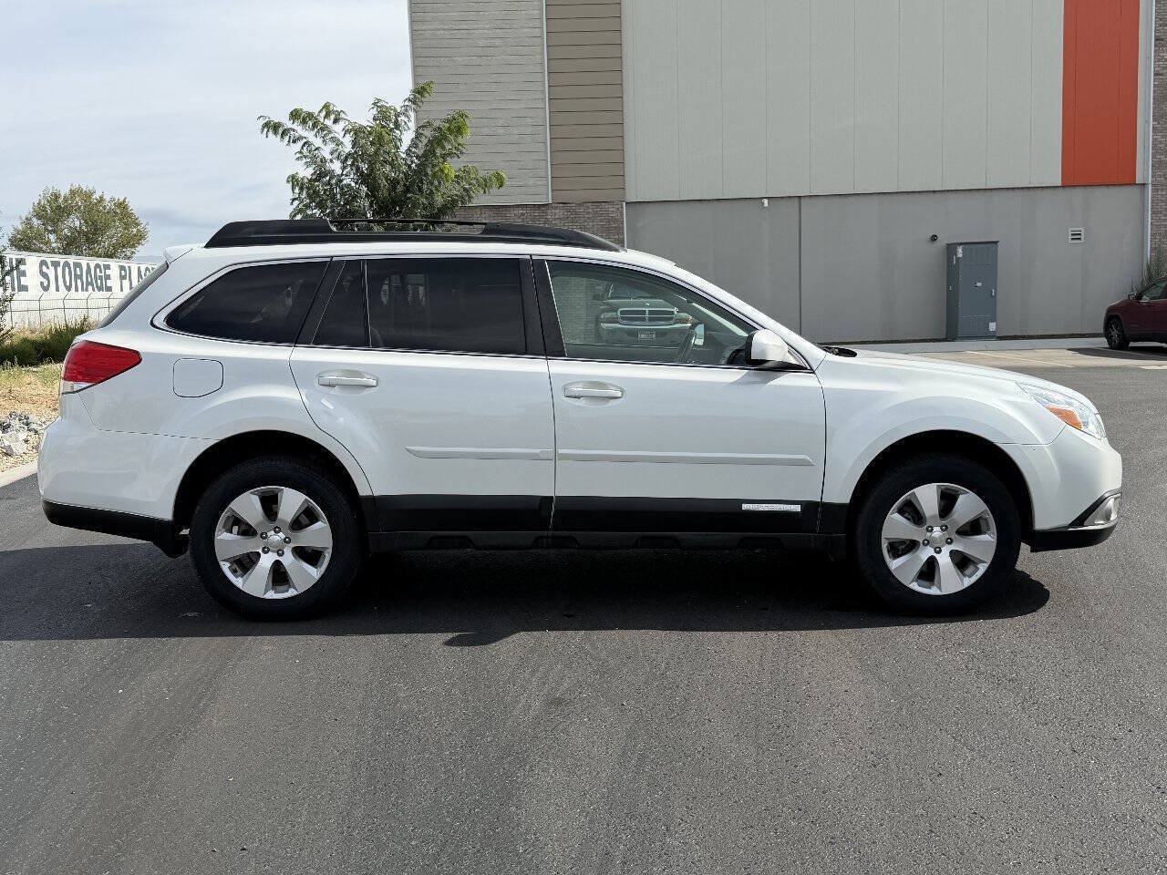 Used 2010 Subaru Outback 3.6R Limited AWD/4WD image 13