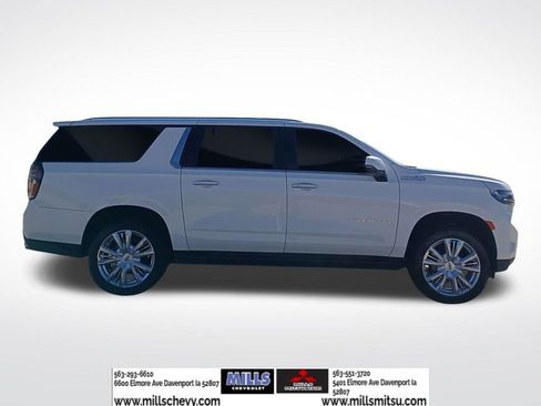 Used 2022 Chevrolet Suburban High Country w/ Premium Package image 4