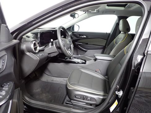 New 2026 Chevrolet Trax ACTIV w/ Sunroof Package image 19