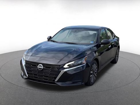Used 2025 Nissan Altima 2.5 SV image 7