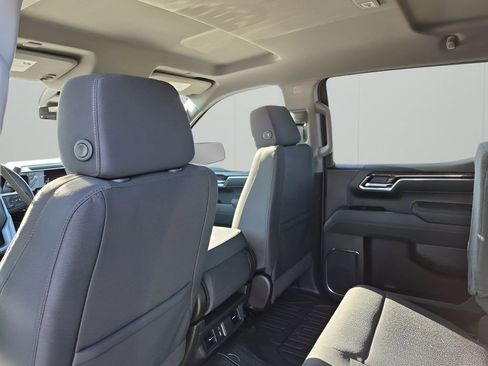 New 2026 GMC Sierra 1500 SLE image 18