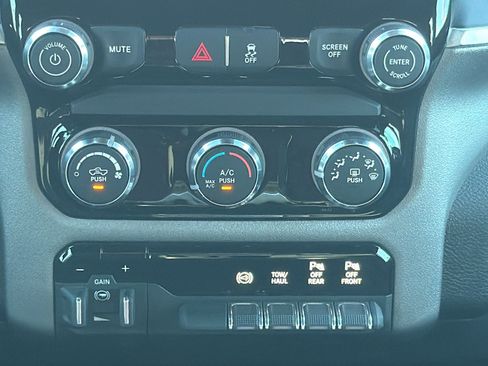 Used 2025 RAM 2500 Lone Star image 25