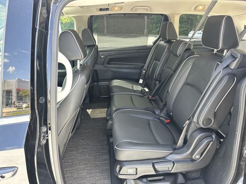 Used 2025 Honda Odyssey Elite image 32