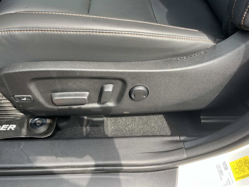 Used 2019 Toyota Highlander XLE FWD image 34