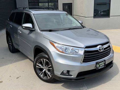 Used 2016 Toyota Highlander XLE AWD/4WD image 6
