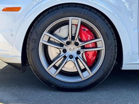 New 2025 Porsche Cayenne Turbo AWD/4WD image 46