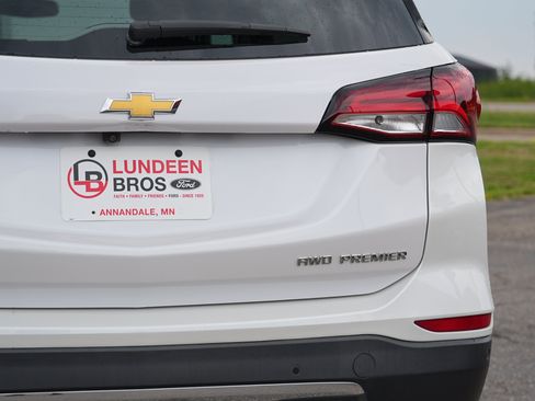 Used 2023 Chevrolet Equinox Premier AWD/4WD image 12