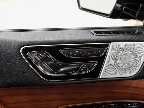 Used 2020 Lincoln Navigator Reserve w/ Luxury Package RWD image 53