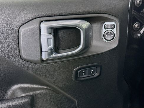 Used 2024 Jeep Wrangler Unlimited AWD/4WD image 15