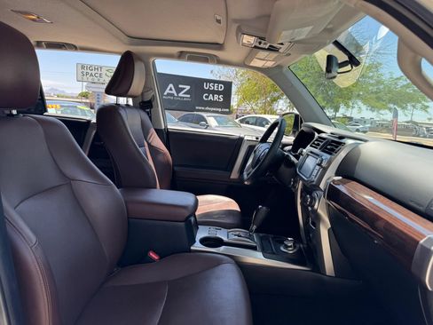 Used 2017 Toyota 4Runner Limited AWD/4WD image 34