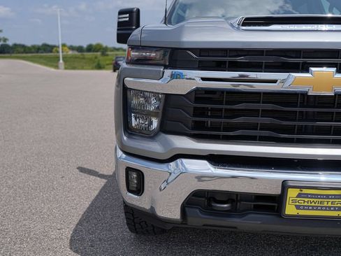 Used 2025 Chevrolet Silverado 2500 LT w/ Convenience Package AWD/4WD image 3