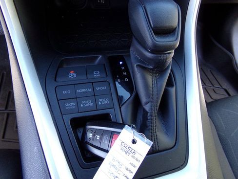 Used 2024 Toyota RAV4 XLE w/ Convenience Package image 34