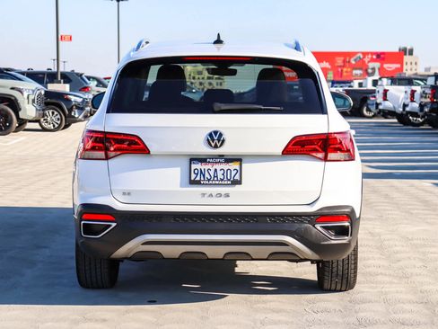Used 2023 Volkswagen Taos SE image 7