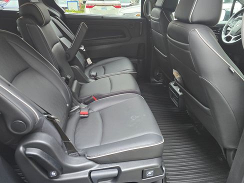 Certified 2023 Honda Odyssey Elite image 13