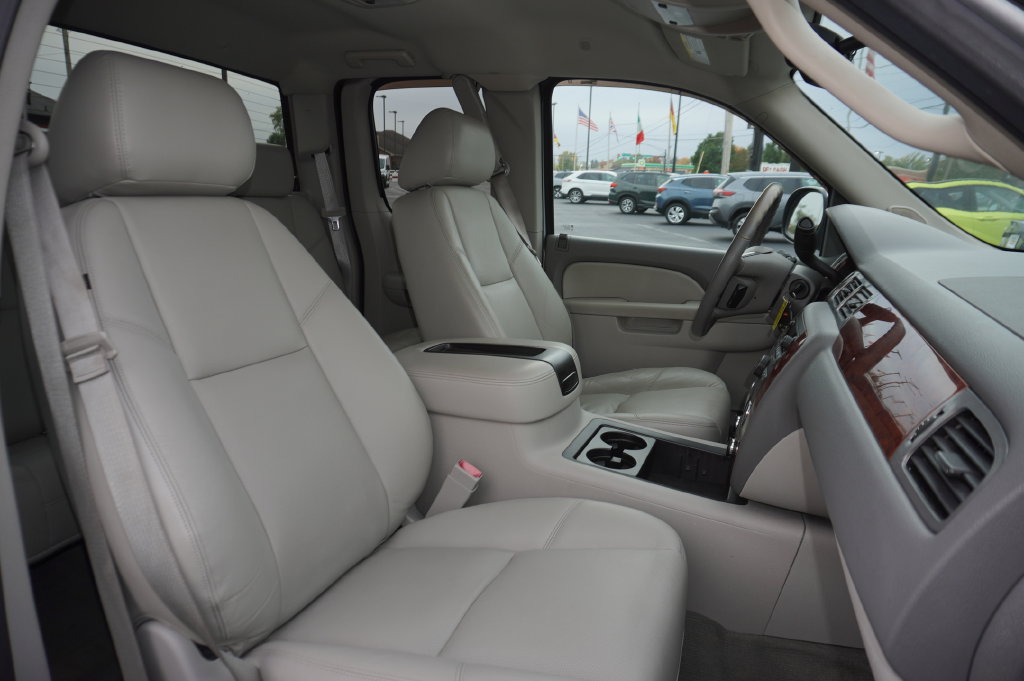 Used 2013 Chevrolet Silverado 1500 LTZ w/ Z71 Appearance Package AWD/4WD image 31