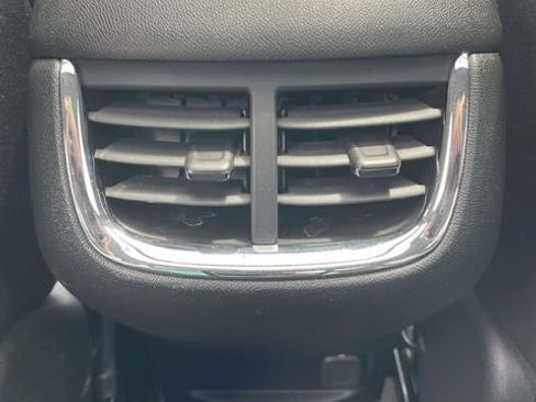 Used 2024 Chevrolet Malibu LT FWD image 11