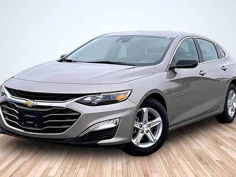 Used 2024 Chevrolet Malibu LS FWD image 1