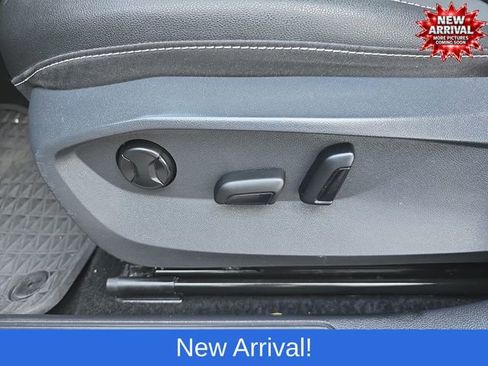 Used 2022 Volkswagen Taos SE image 28