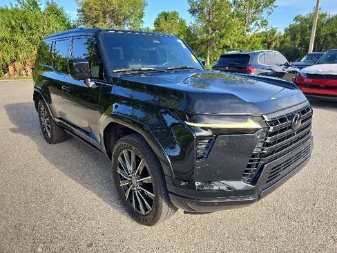 Used 2025 Lexus GX 550 w/ Accessory Package (Z1) AWD/4WD image 7