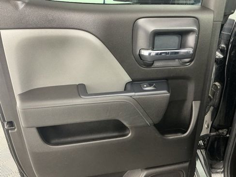 Used 2018 Chevrolet Silverado 1500 Custom w/ Custom Value Package image 21