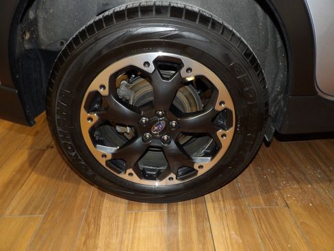 Used 2023 Subaru Crosstrek 2.0i Premium image 5