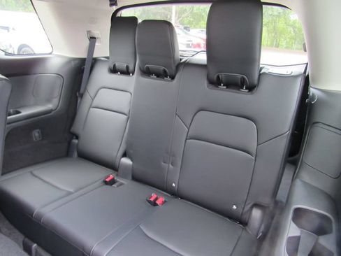 New 2026 Nissan Pathfinder SL FWD image 13