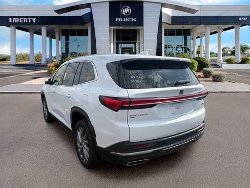 Used 2025 Buick Enclave Preferred AWD/4WD image 4