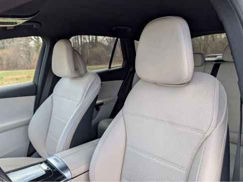 Used 2024 Mercedes-Benz GLC 300 4MATIC image 15