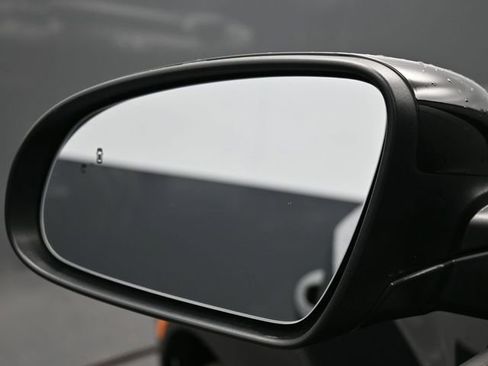 Used 2023 Hyundai Kona SE w/ Cargo Package FWD image 9