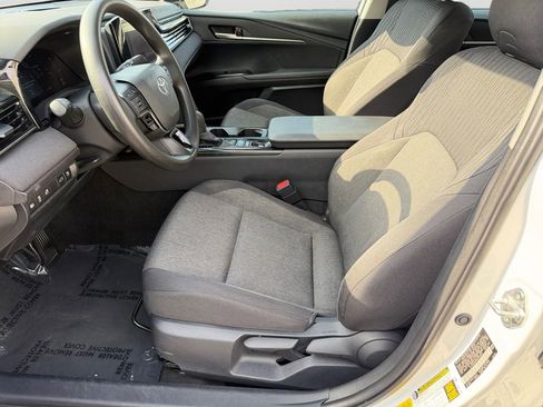Used 2025 Toyota Camry LE image 24