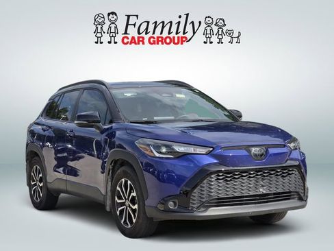 Used 2025 Toyota Corolla Cross AWD Hybrid w/ Moonroof Package image 2