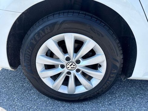 Used 2013 Volkswagen Passat 2.5 S FWD image 32
