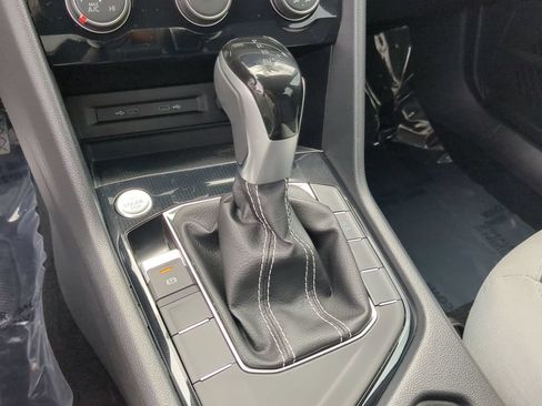 Certified 2025 Volkswagen Taos S FWD image 23