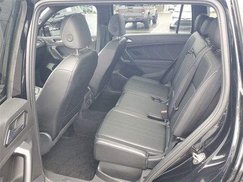 Certified 2022 Volkswagen Tiguan SE R-Line image 12