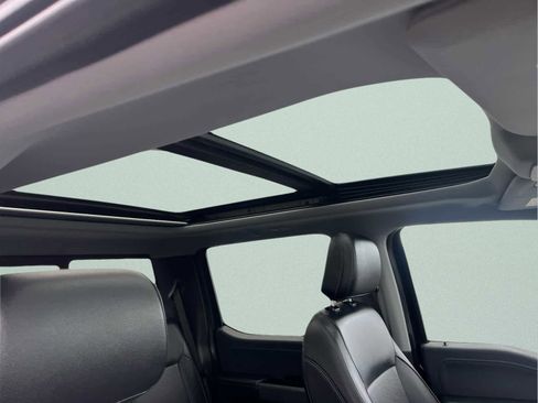 Used 2022 Ford F150 Lariat w/ Max Trailer Tow Package image 18