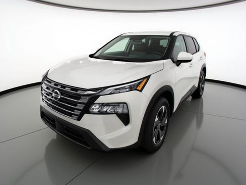 Used 2025 Nissan Rogue SV FWD image 3