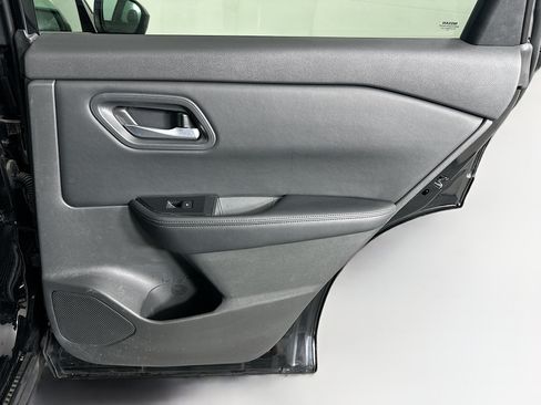 Used 2025 Nissan Rogue SV AWD/4WD image 29