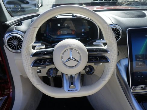 Used 2022 Mercedes-Benz SL 55 AMG 4MATIC w/ Driver Assistance Package image 13