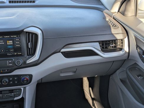 Used 2022 GMC Terrain SLT image 18