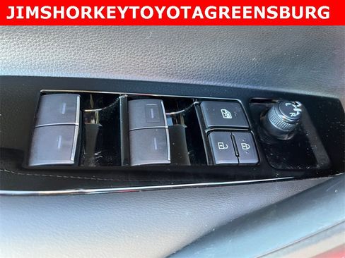 Used 2023 Toyota Corolla SE image 12