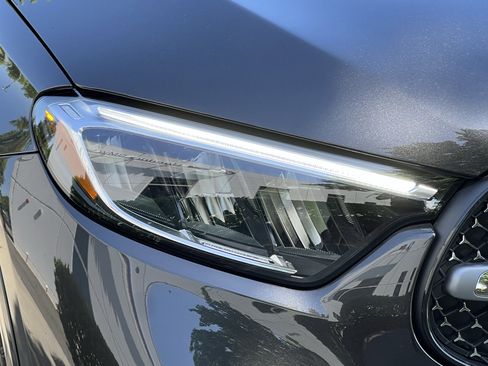 Certified 2025 Mercedes-Benz GLC 300 4MATIC image 11