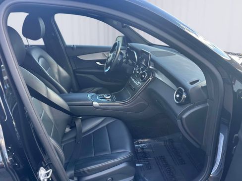 Used 2019 Mercedes-Benz GLC 300 4MATIC image 8