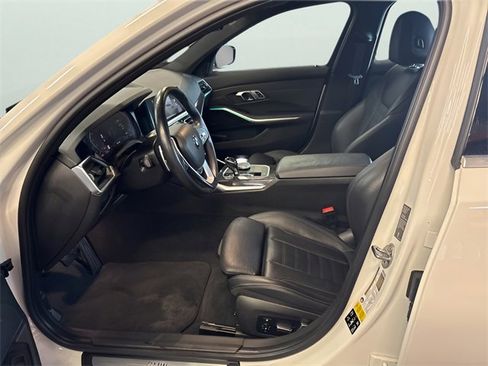 Used 2020 BMW 330i xDrive Sedan w/ Convenience Package image 9