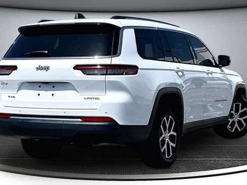 Used 2023 Jeep Grand Cherokee L Limited w/ Trailer Tow Group (B) AWD/4WD image 6