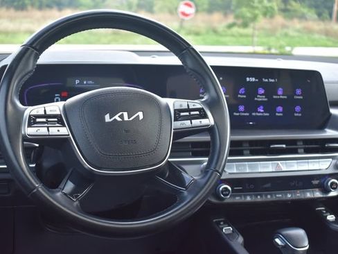 Certified 2023 Kia Telluride S w/ S Sunroof Package AWD/4WD image 20