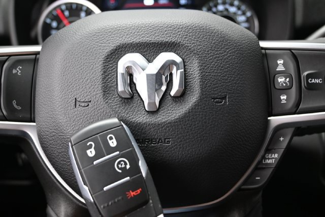 Used 2024 RAM 2500 Big Horn w/ Safety Group AWD/4WD image 49