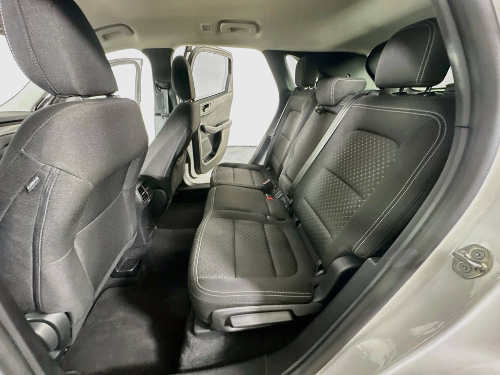 Used 2025 Ford Escape Active AWD/4WD image 15