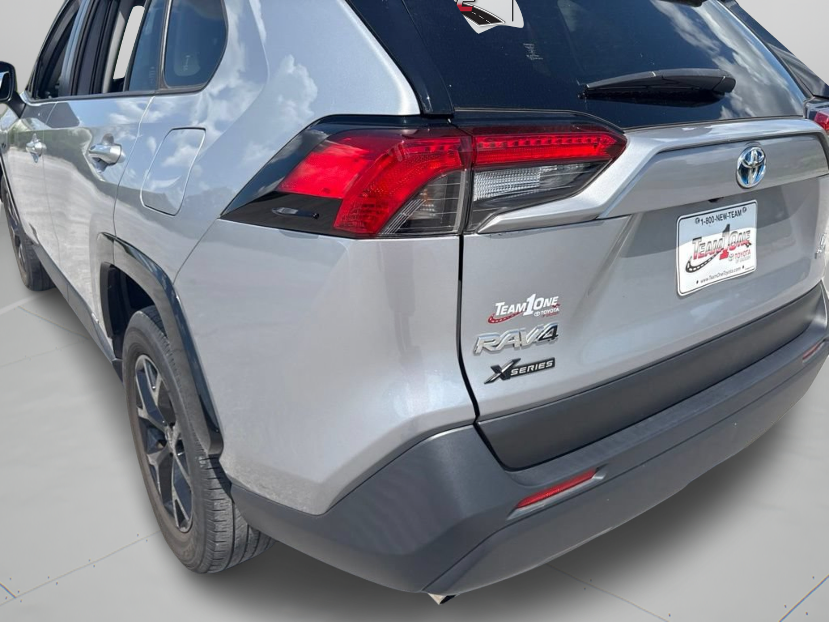 Certified 2023 Toyota RAV4 LE AWD/4WD image 9