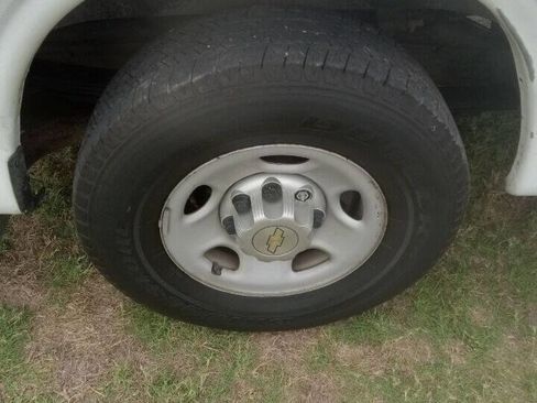 Used 2013 Chevrolet Express 2500 w/ Cold Climate Package image 24