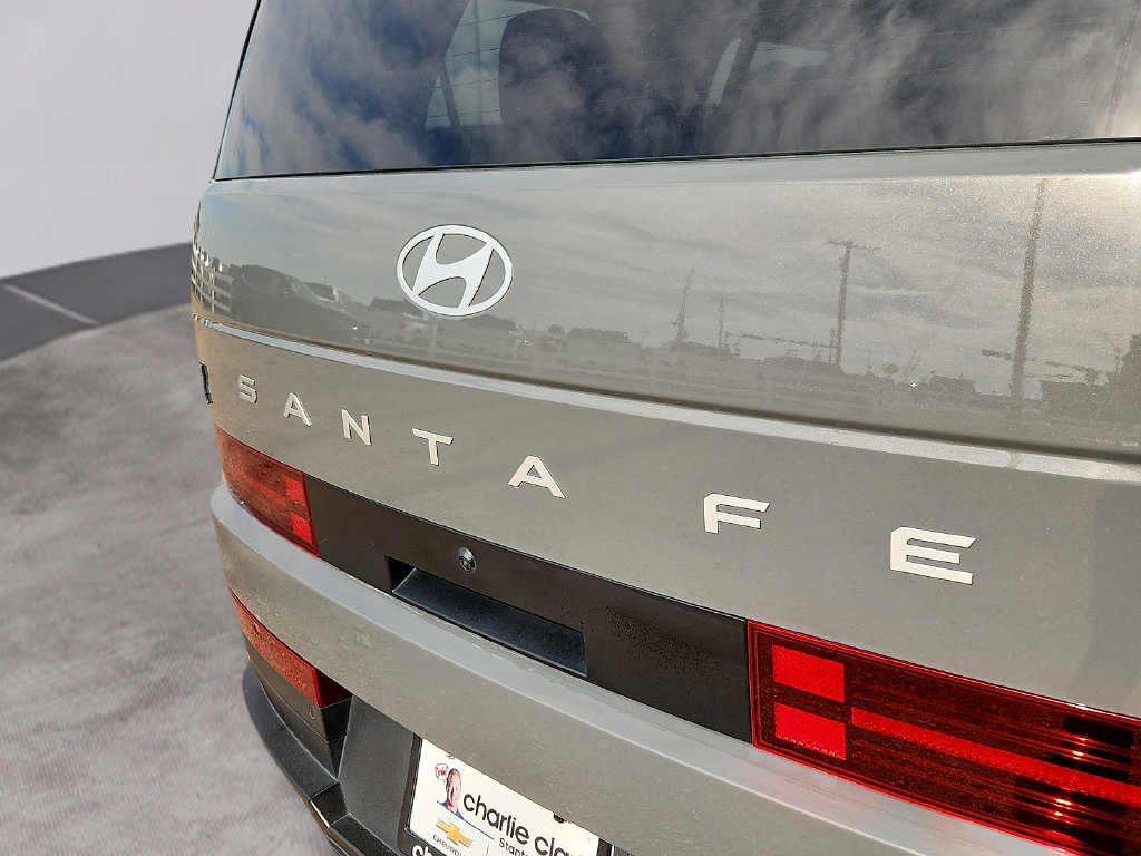 Used 2025 Hyundai Santa Fe SE FWD image 10